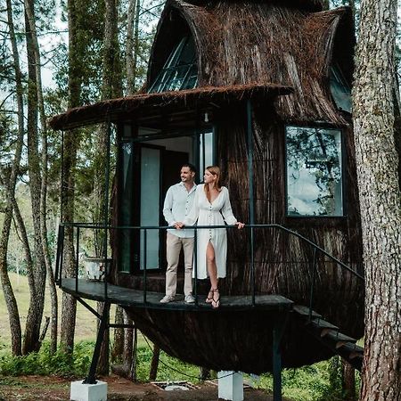 Toba Caldera Resort Parapat Eksteriør billede